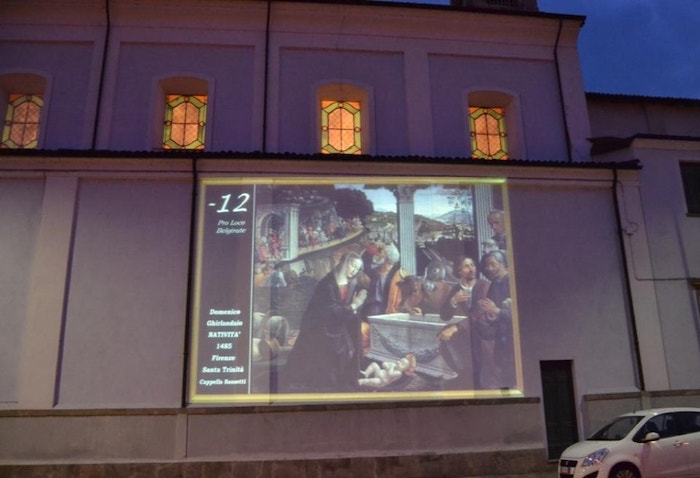 Opere d'arte proiettate sui muri della parrocchiale: così Belgirate si prepara al Natale 
