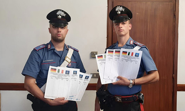 Raccoglievano indebitamente somme di denaro per associazioni per persone disabili. Due romeni denunciati