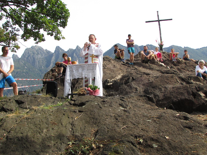 Una nuova croce sul Monte della Croce a Ornavasso - Fotogallery