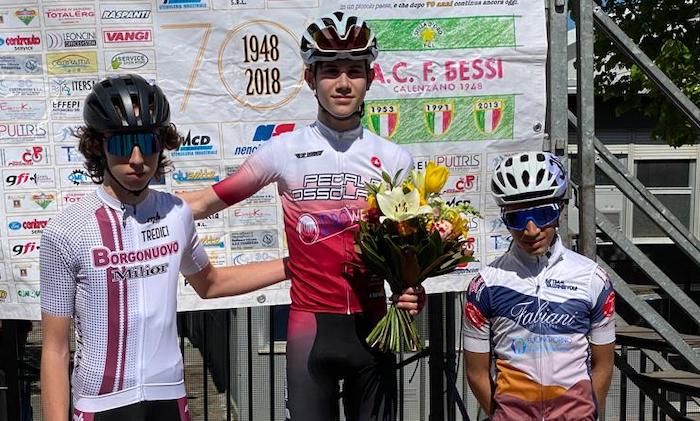 A Calenzano Luca Tartaggia del Pedale Ossolano sul primo gradino del podio