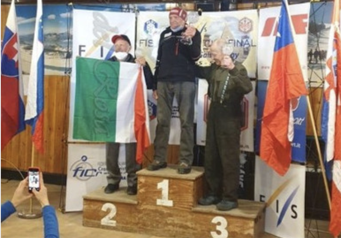 Ad 89 anni l'anzaschino Alberto Corsi diventa vice campione del mondo di sci nella categoria Master. Foto