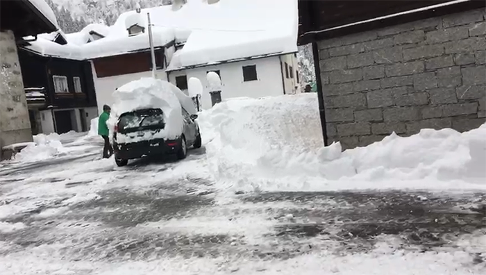 Trenta cm di neve fresca a Formazza, la strada chiusa a Canza. Neve sino lunedì