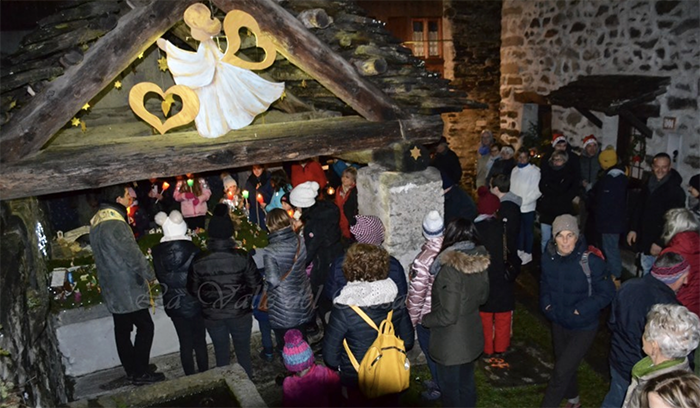 Messa, fiaccolata e l'arrivo degli elfi a Borgone di Ceppo Morelli. Fotogallery