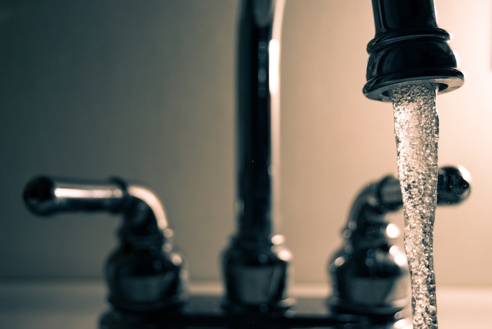 Acqua non potabile dai rubinetti di Mergozzo: ordinanza per la bollitura 
