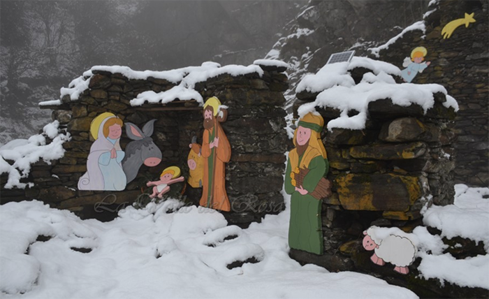 Allestito il presepe artigianale al rio Lasino di Vanzone. Foto