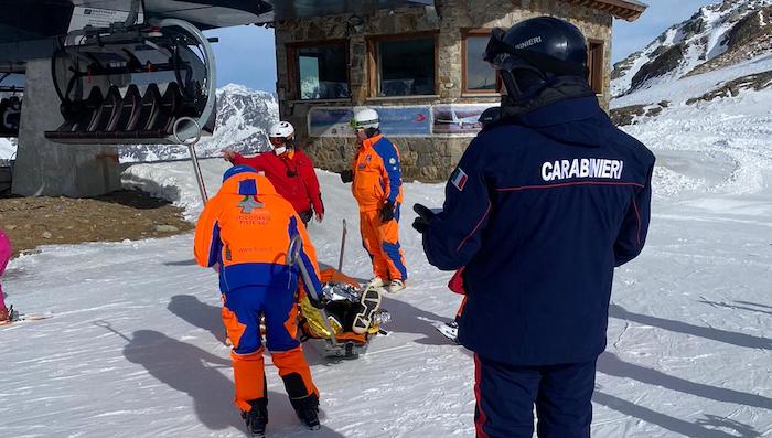 Scia dopo aver fumato marijuana e si schianta. Per lui ricovero in ospedale e sanzione dei carabinieri