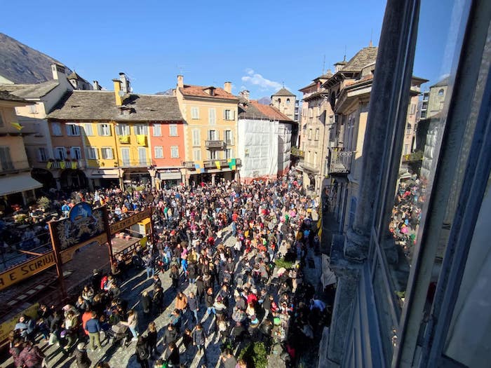Carnevale domese e voglia di divertirsi: domenica piazza piena, oggi la festa all'oratorio