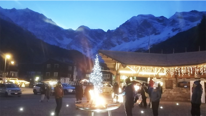 Ultima accensione del “Braciere Walser” a Macugnaga. Fine delle festività natalizie. Foto