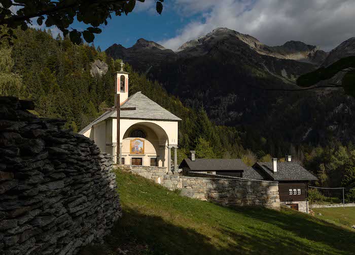Bellezza e storia: il vescovo Brambilla inaugurerà i restauri dell'oratorio di Antillone 