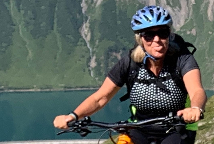 Viva per miracolo: la disavventura di Simona Pelgantini, urtata da un'auto nella galleria di Formazza - "Riaprite i tornanti" 