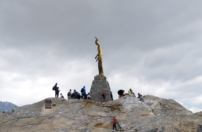 Una scalinata per raggiungere la Madonnina del Monte Moro: domani l'inaugurazione  