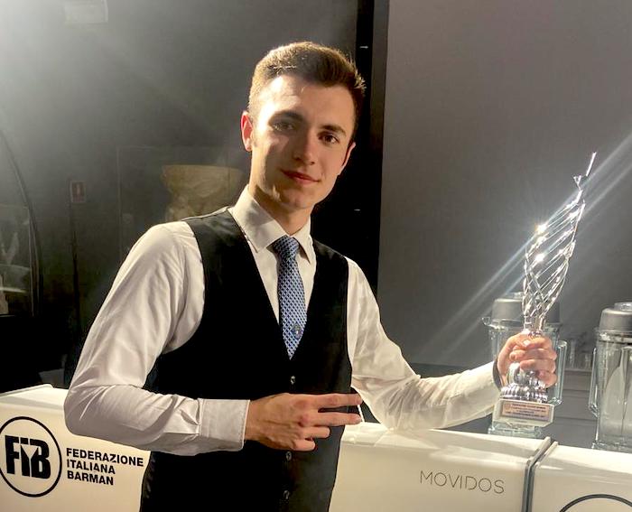Lo studente - barman del Maggia Andrea Moretto è campione nazionale 