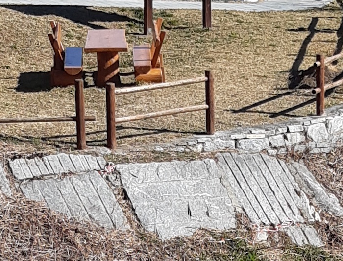 Villadossola: barriere pericolose al parco giochi 