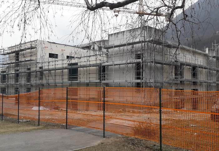 Crevola: entro l'anno la consegna della nuova scuola, appaltati i lavori della nuova sede municipale