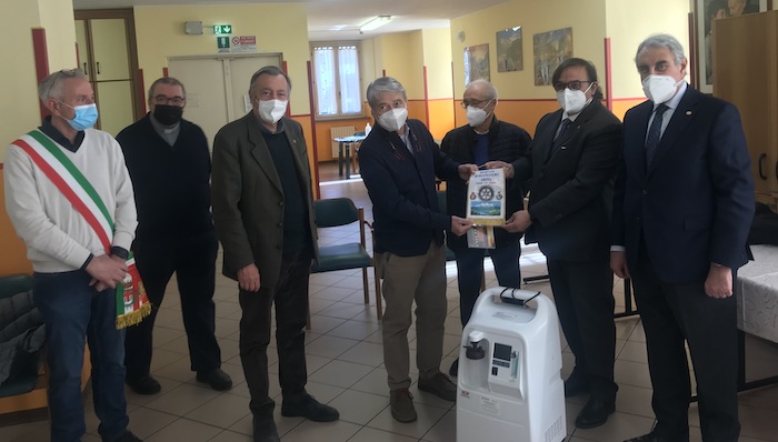 Il Rotary dona strumenti per la respirazione ad alcune rsa, stamane la consegna 