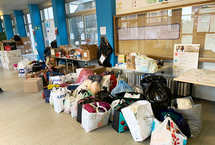 Raccolta di beni di prima necessità per i rifugiati ucraini presso il liceo Spezia