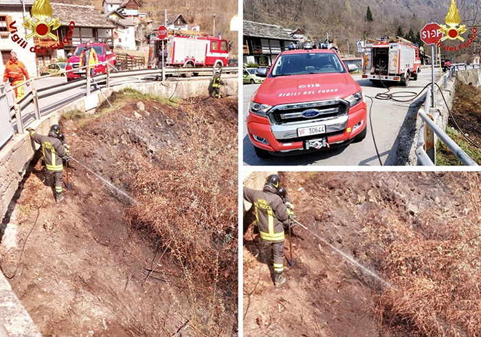 500 metri quadri di sterpaglie bruciati a bordo strada a Vanzone, intervento dei Vvf