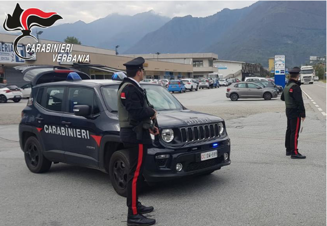 Incassa due assegni di un conoscente dopo averne falsificato i documenti, 60enne denunciato 