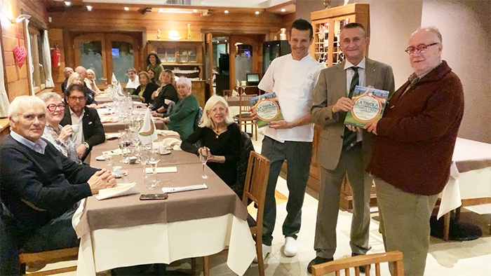 La delegazione Val d'Ossola dell'Accademia Italiana della Cucina onora Edoardo Raspelli e il suo amore per l'Ossola