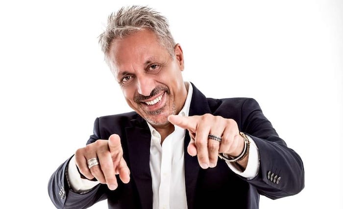 Stresa: di scena Max Pisu e i suoi personaggi da ridere 