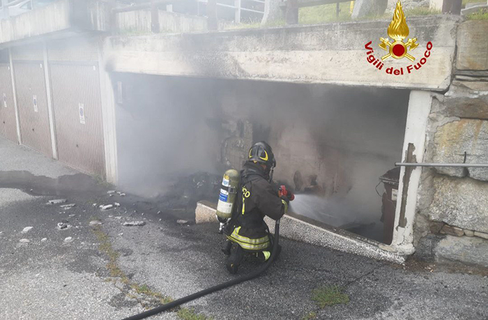 Incendio di cassonetti della raccolta dei rifiuti, danni ad una centralina elettrica