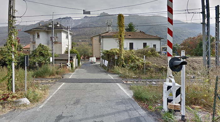 Morta la persona investita dal treno al passaggio a livello a Omegna
