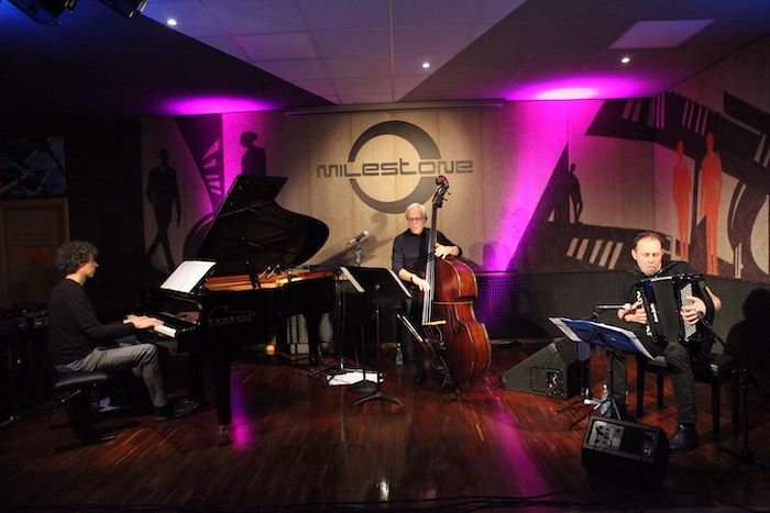 Domo Jazz, di scena Azul Trio 