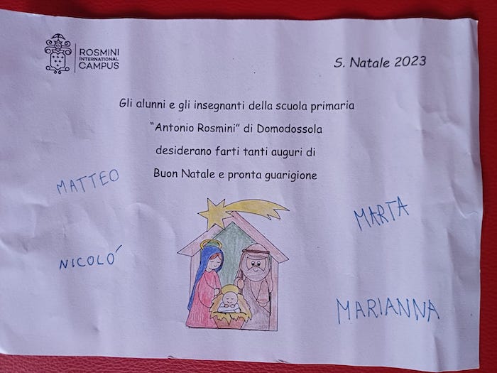 Dagli alunni delle Rosmini biglietti di auguri ai ricoverati del San Biagio 