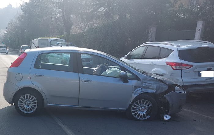 Domo: incidente in tangenziale