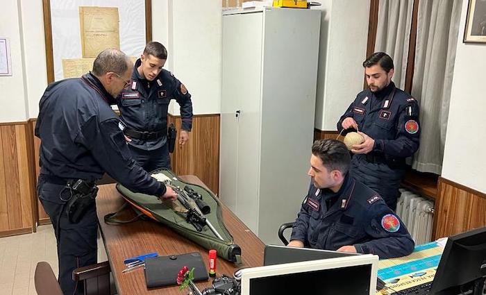 Spari proibiti di notte, denunciati i cacciatori che tenevano sveglia la frazione