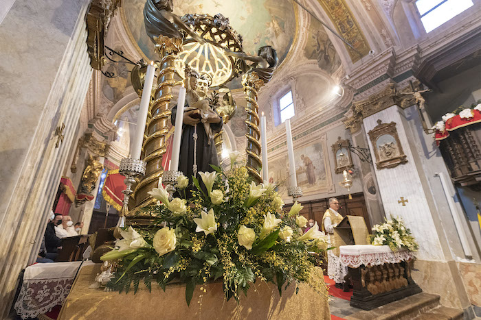Domenica del giglio: Anzino ritrova quel miracolo di 354 anni fa - Foto