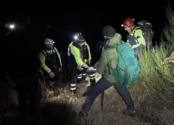 Scivola lungo il sentiero, escursionista recuperato dai Vigili del fuoco