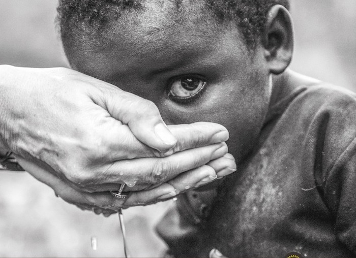 Gli scatti di Walter Zerla dal Burundi per parlare di solidarietà. A Vogogna