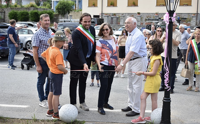  Inaugurata la nuova piazzetta con area verde alla Piana di Cimamulera. Foto