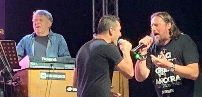 I Nomadi in concerto a Domobianca, ospite il Cantante della Solidarietà 