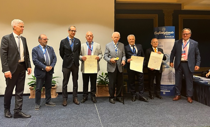 Il barbiere Antonio Prevosti (92 anni) premiato Maestro d’opera da Confartigianato 