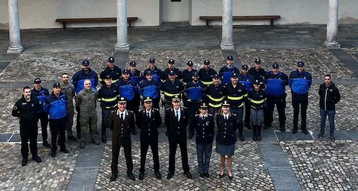 Operatori della Stradale e della polizia del Vallese s'incontrano a Briga 