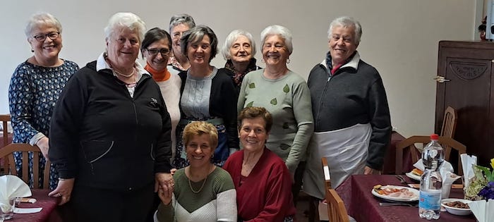 Mani di fata e cuori d'oro, le donne di Arsciol incontro al nuovo anno sociale
