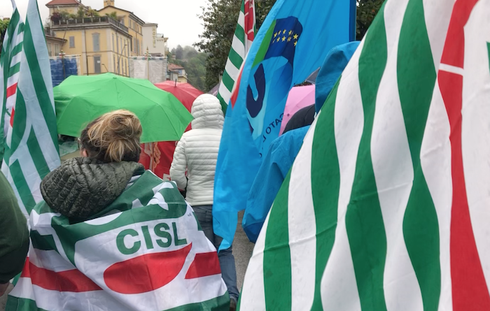 A difesa della sanità pubblica nel VCO: presidio dei sindacati in piazza Ranzoni 