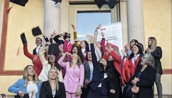 Cerimonia di proclamazione dei 15 neo-laureati in infermieristica. E' festa
