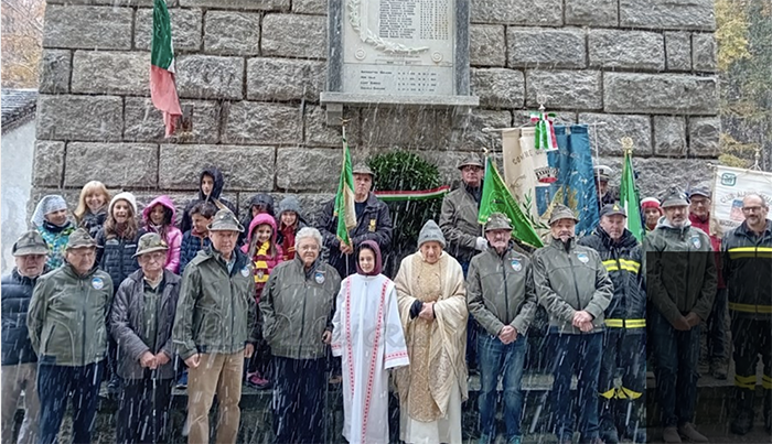 Sotto la prima nevicata stagionale Macugnaga ha celebrato il 4 novembre