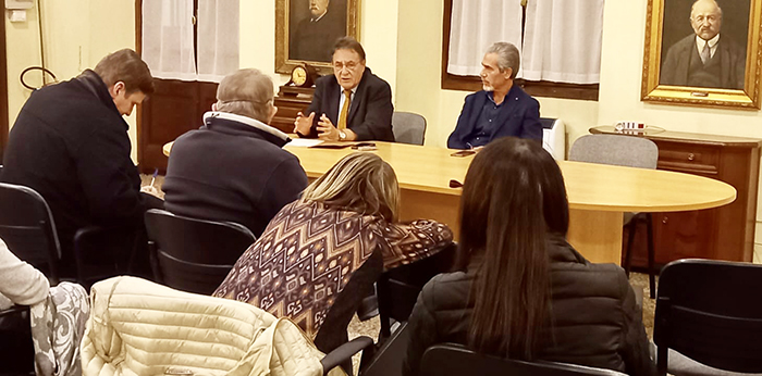 In tanti alla presentazione del Corso di scrittura creativa di Rocco Cento alla Soms