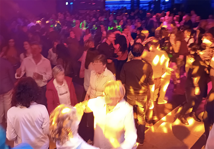 Tanza si inventa un'estate di eventi in piazza Mercato. Bene la serata benefica