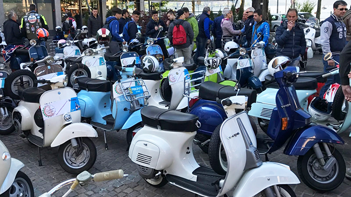 La due ruote più amata dagli italiani in festa a Omegna, è il 5° Vespa Raduno