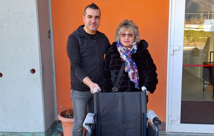 Donata una carrozzina all'Anffas in memoria di Salvatore Fontana