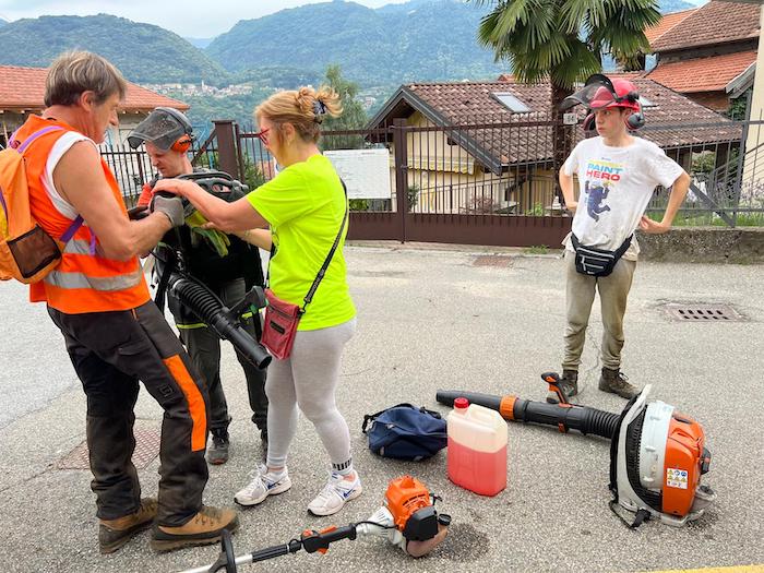I volontari ripuliscono il sentiero ciclopedonale Borca-Crabbia