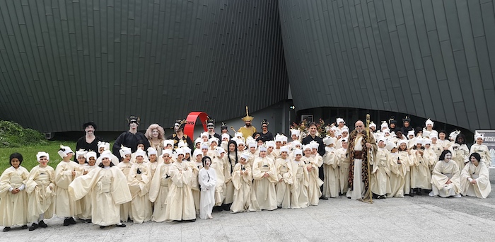 “Seminare teatro”: cento bambini delle scuole verbanesi piantano un albero