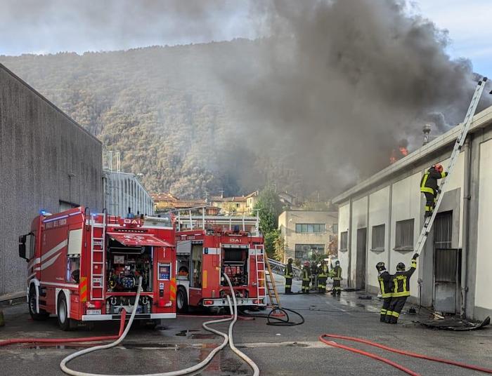 Incendio in falegnameria, Arpa conferma: nessun inquinamento 