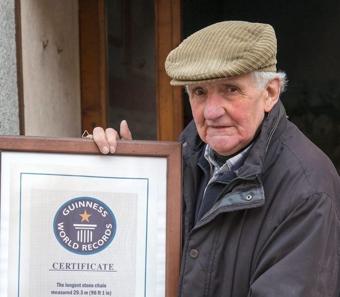 Addio allo scultore Lusetti, realizzò la catena di pietra più lunga del mondo