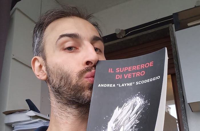 Andrea Scodeggio presenta "Il supereroe di vetro" in Casa Ceretti 